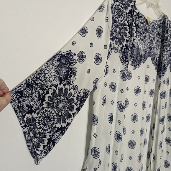 WOMEN'S "Kori America" White & Blue Maxi, 3/4 Sleeved Kaftan; Rayon; Size L - Picture 3 of 6